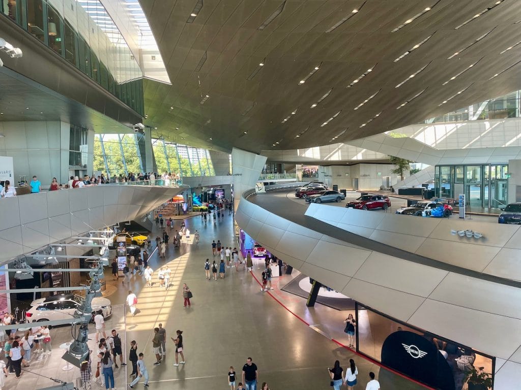 Tre giorni a Monaco di Baviera: l'interno del BMW Welt