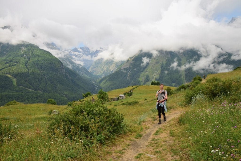 Val di Cogne con neonato